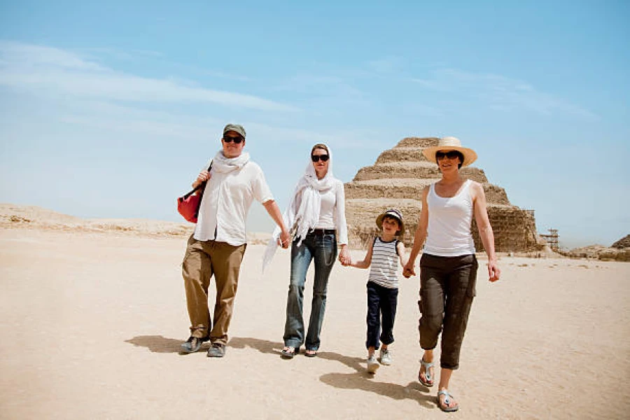 Tour delle Piramidi di Giza, Saqqara e Avventura in Barca a Motore da Taba