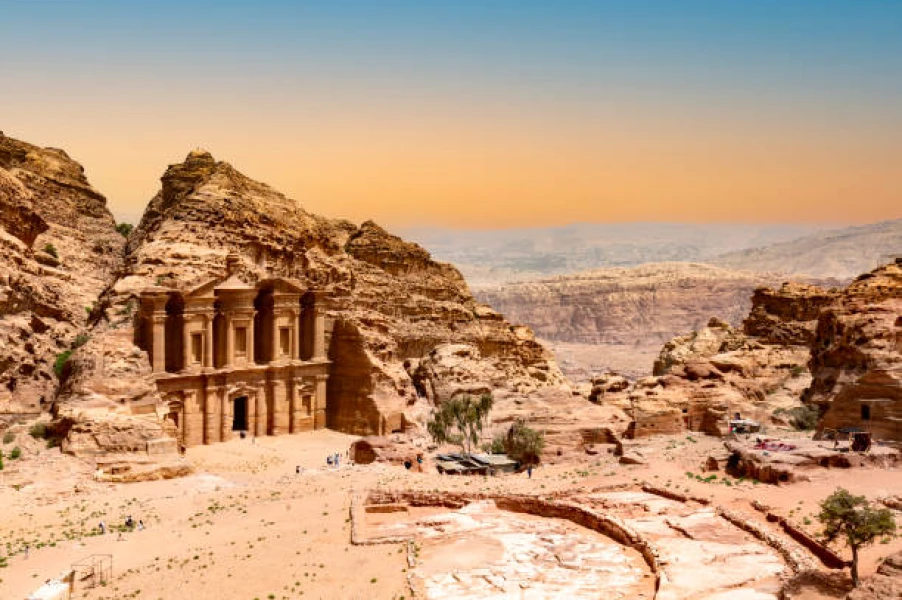Khazneh el-Far'oun (treasury of the pharaoh), is one of the most elaborate rock-cut tombs in Petra