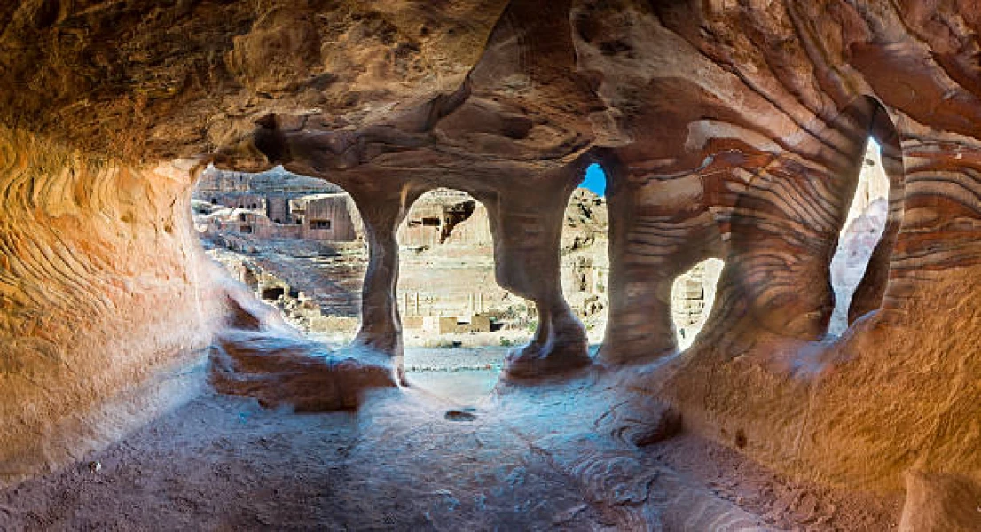 Khazneh el-Far'oun (treasury of the pharaoh), is one of the most elaborate rock-cut tombs in Petra