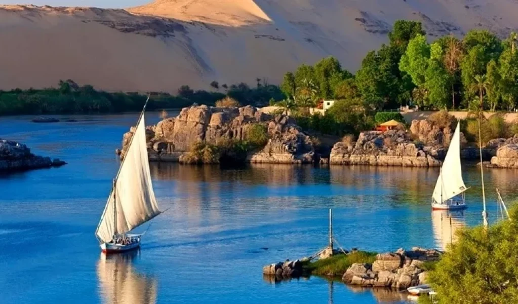 {"en":"Felucca Trip in Asawan"}