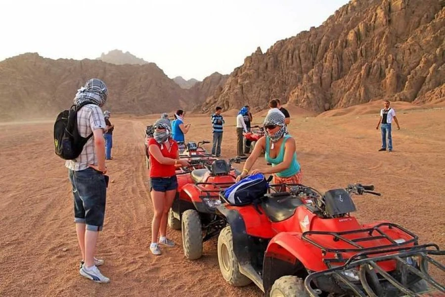 Safari dans le désert bédouin d'Hurghada en jeep