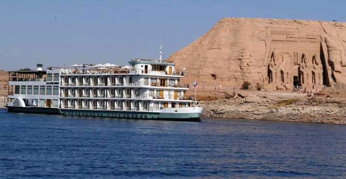 4-Days Mövenpick Prince Abbas Lake Nasser Cruise tour from Abu Simbel