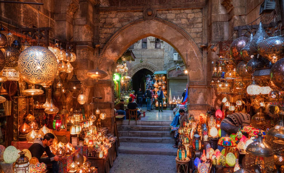 Esplora Khan el Khalili con un viaggio di lusso in Egitto