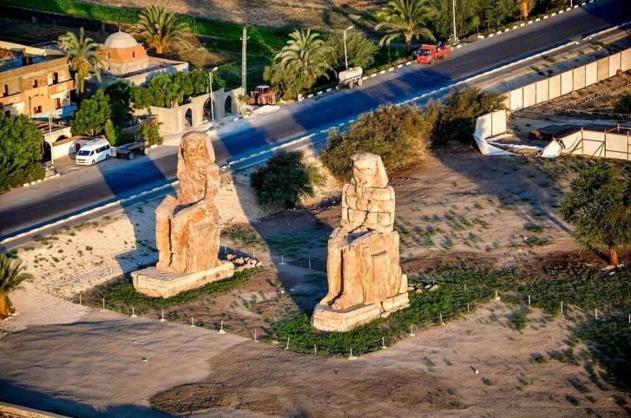 Colossi of memnon