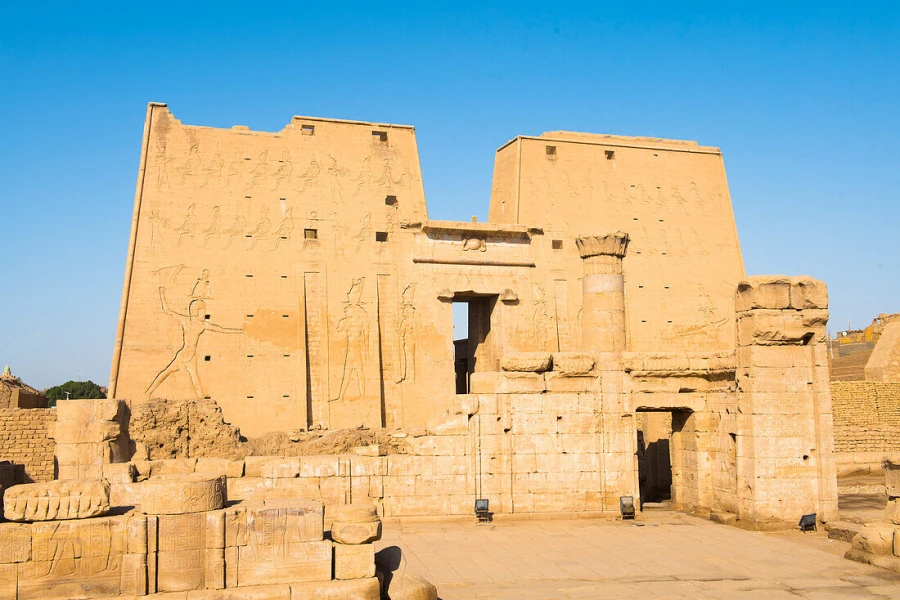 Visitez le temple d'Edfou un voyage de Noël vers Horus