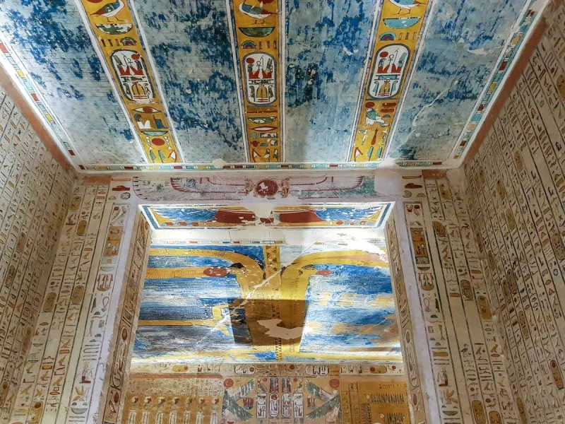Christmas in Egypt A tour of the Valley of the Kings