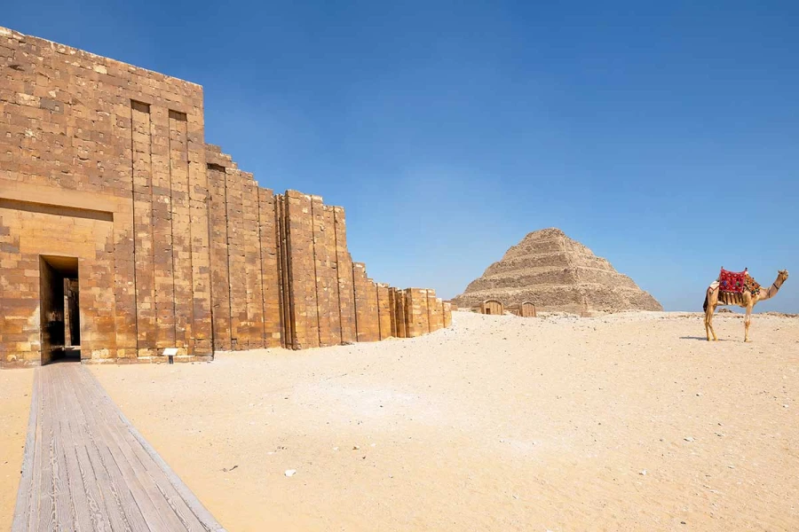 Entrez dans l'histoire ce Noël avec une visite des pyramides de Saqqarah