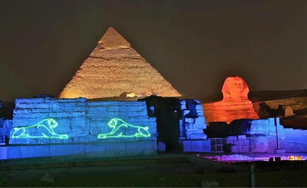 A magical Christmas night at the pyramids