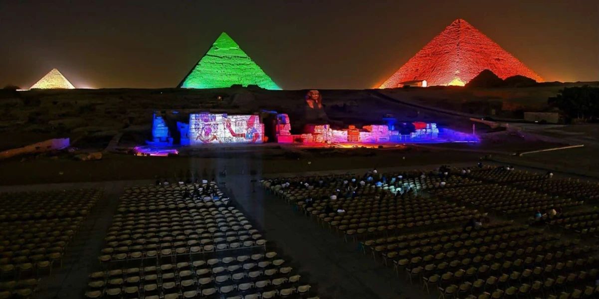Profitez de la magie de Noël au spectacle de lumière des pyramides de Gizeh