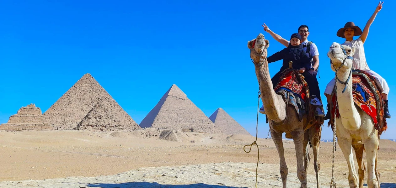 Les pyramides de Gizeh, un moment fort de Noël en Égypte