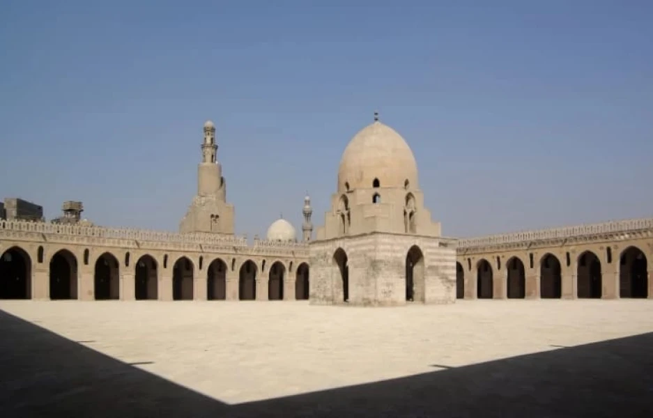 Cairo Day Tour to Giza Pyramids and Saqqara