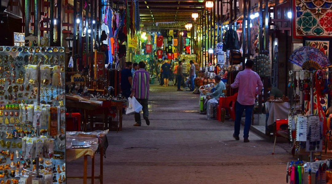 Shopping at Luxor Souk: A Complete Visitor Guide