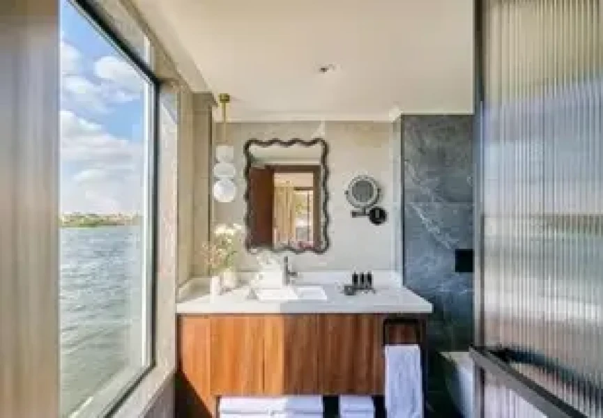Luxury suite of a Mazaj SIA Dahabiya