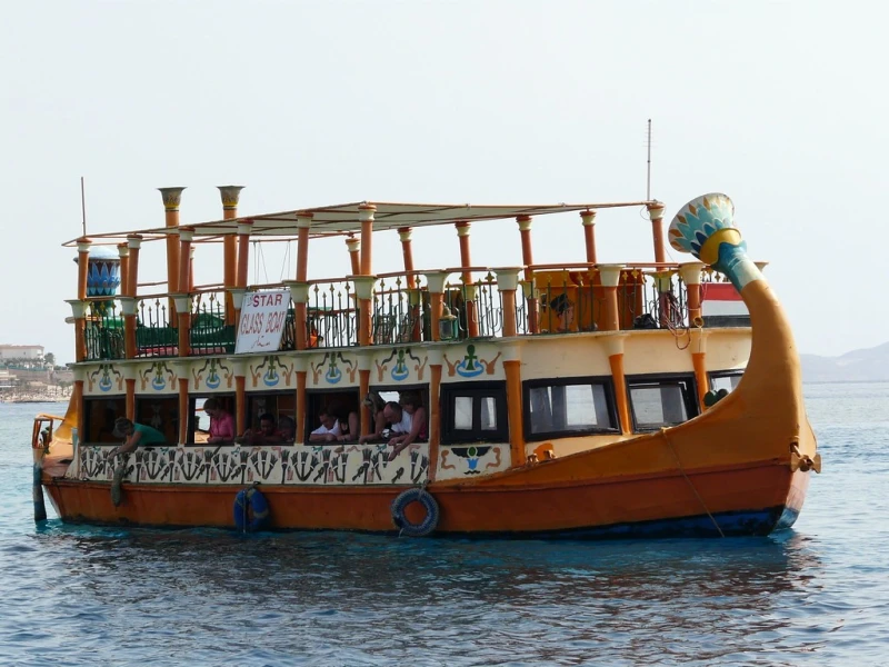 Barco com Fundo de Vidro em Sharm El Sheikh