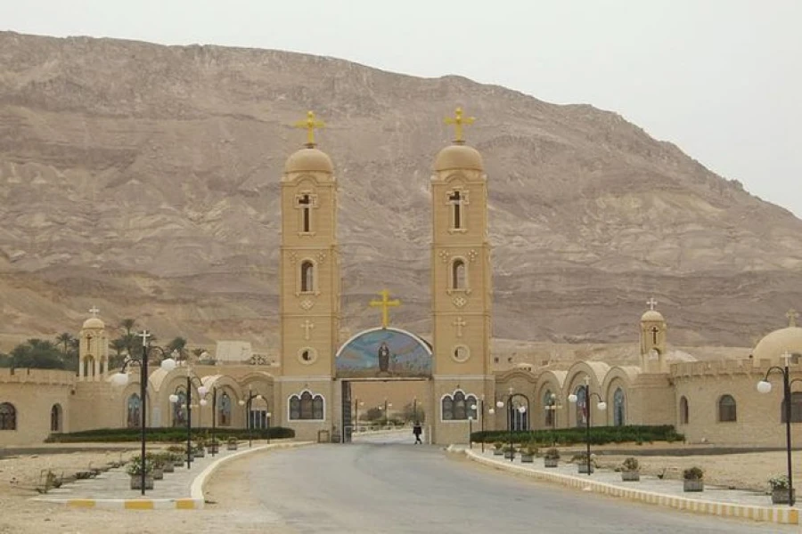 Excursion d'une journée d'Hurghada au monastère Saint-Antoine (Deir Mar Antonios)
