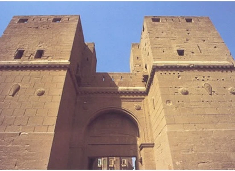 Historical Trip to the Gates of Cairo