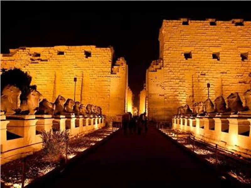Espetáculo de Som e Luz no Templo de Luxor