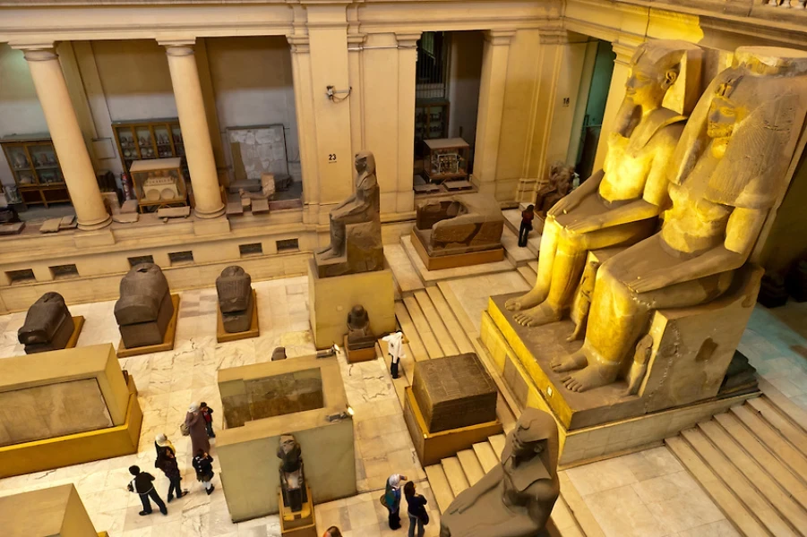 inside-egyptian-museum